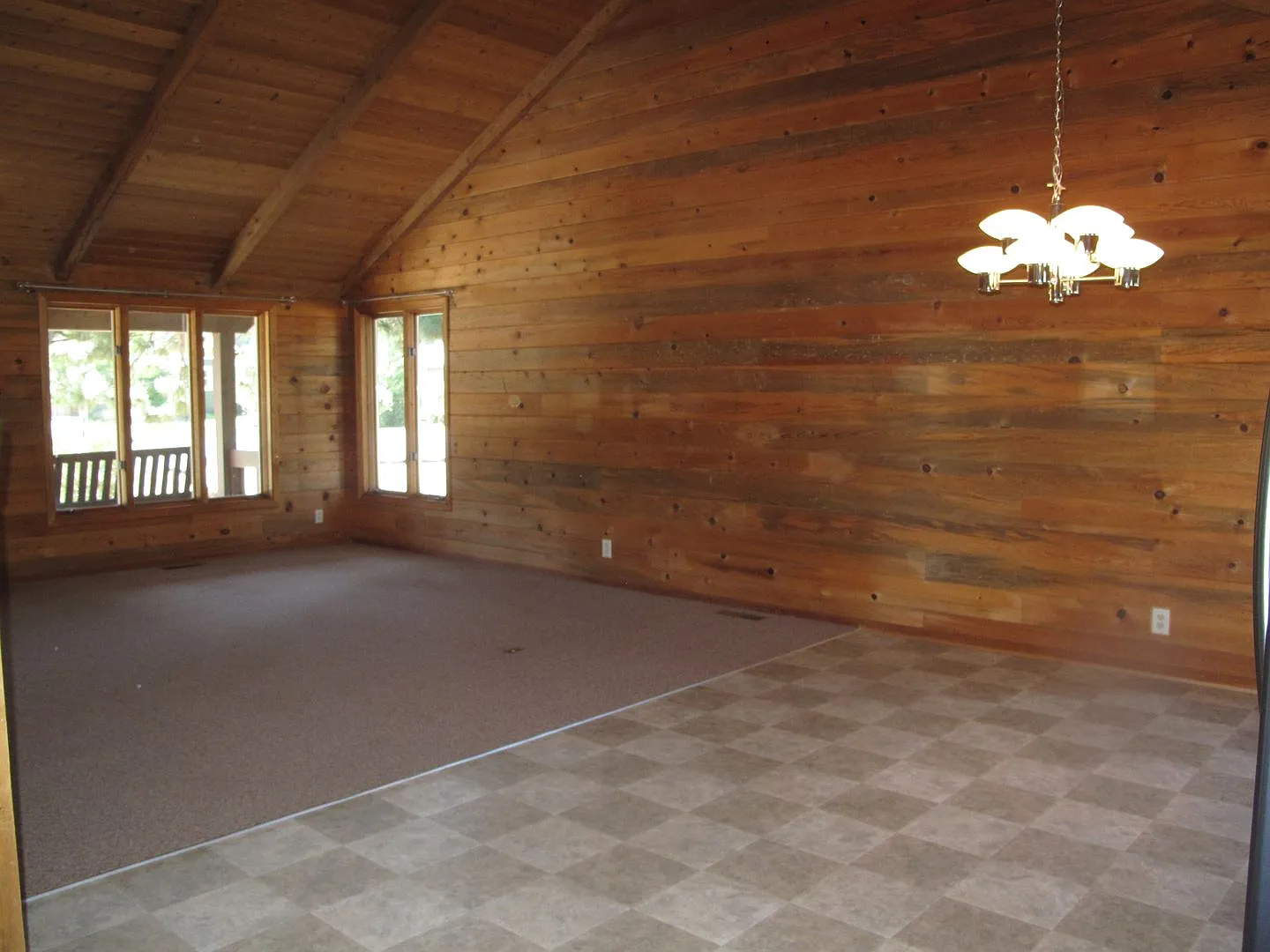Live in Beautiful Camp Sherman — Photo 2
