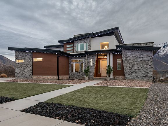 3rd image of 262 N Santa Fe Dr