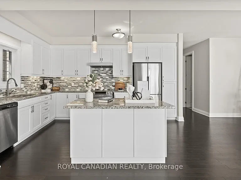 301 Buttonbush St #UPPER — Photo 12
