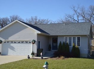 2526 Jaclyn St, Cedar Falls, IA 50613