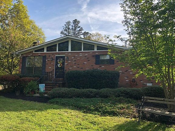 3rd image of 1549 Pine Ln