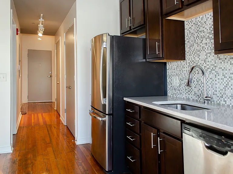 1213 Harney St — Photo 15