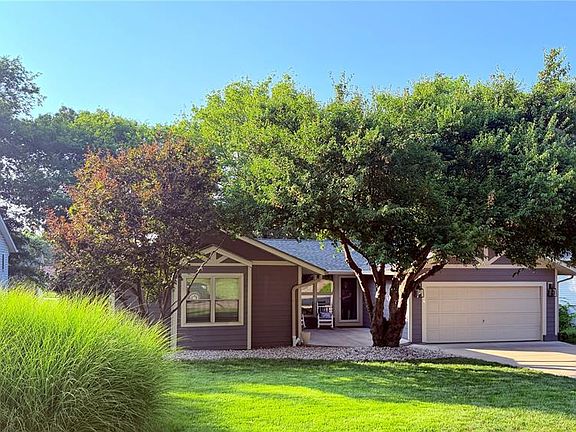 2nd image of 213 Shirewood Dr