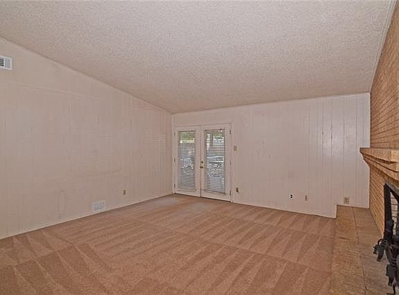 4th image of 2154 Village Crest Dr