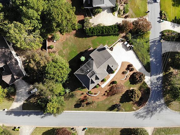 3rd image of 7545 Hunters Woods Dr