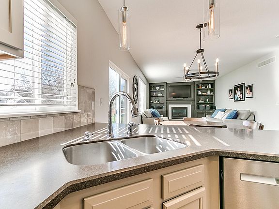 3rd image of 3828 Westlawn Dr