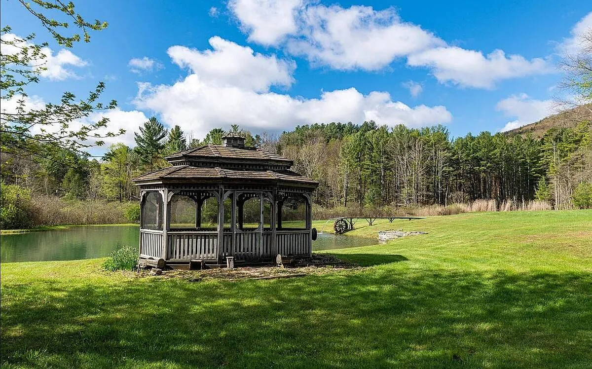 7 bed, 3552 sqft, $800 — Photo 4