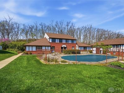 1823 Sheltering Tree Dr, Dayton, OH, 45449