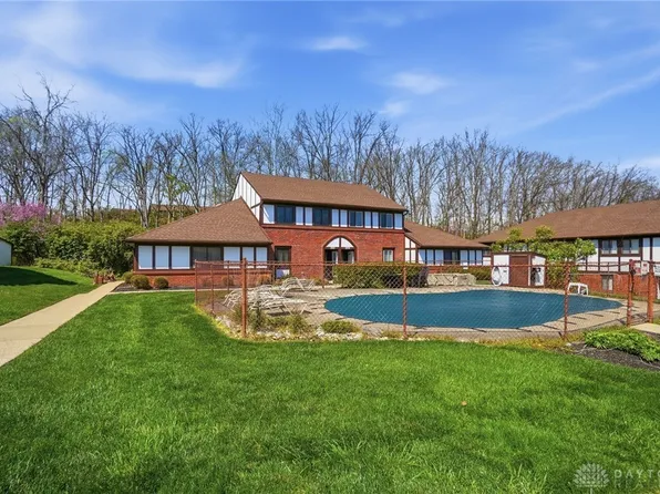 1823 Sheltering Tree Dr, Dayton, OH 45449