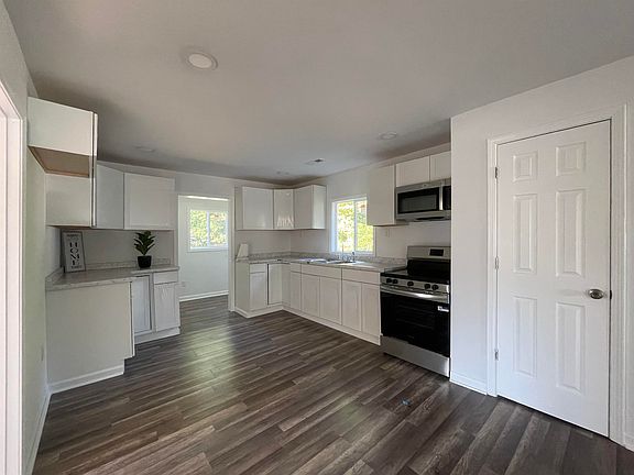 4th image of 103 Mason St