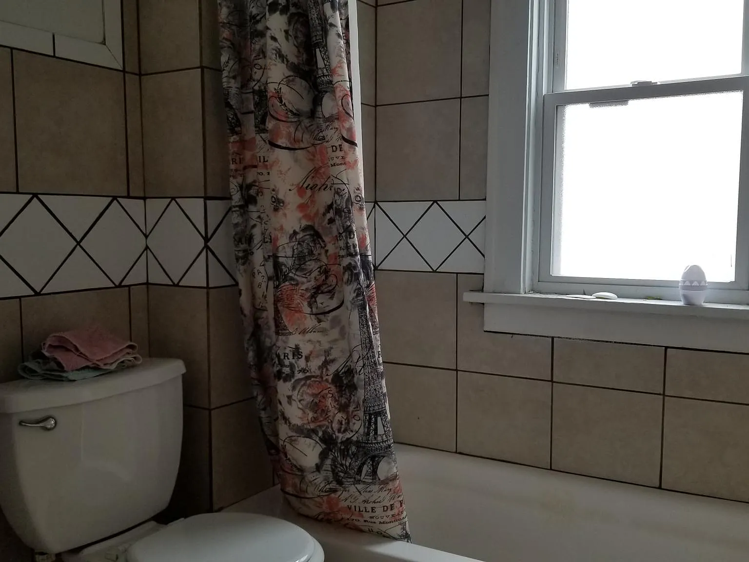 4 bed, 1330 sqft, $1,395 — Photo 3