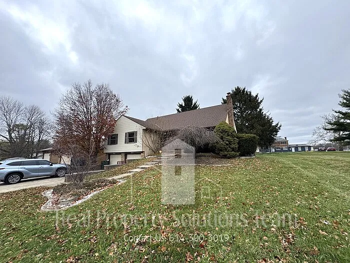 5880 Saranac Dr — Photo 2