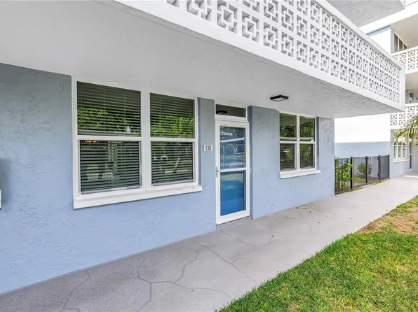 4715 Bay St NE APT 135, Saint Petersburg, FL 33703