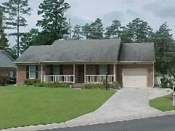 1208 Renee Ct, Fayetteville, NC 28314