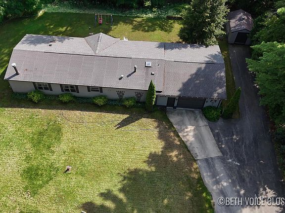 2nd image of 2273 Woodland Dr