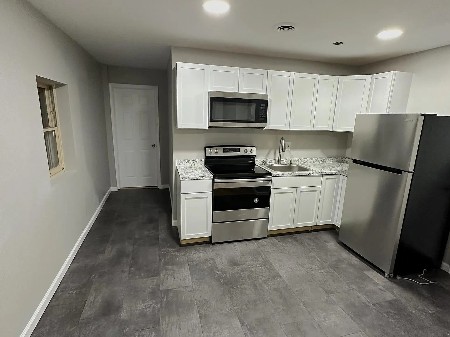 3 bed, 1200 sqft, $1,500 — Photo 3