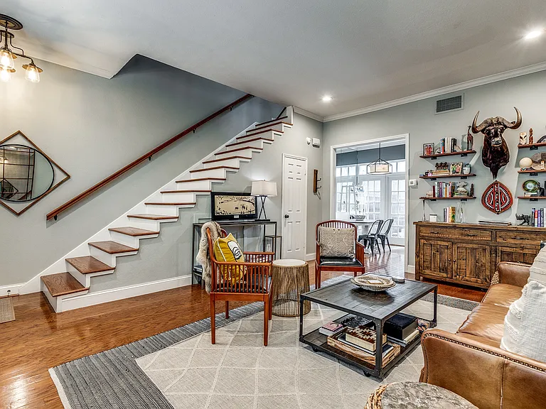 4424 Holland Ave #103 — Photo 3