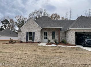 102 Jasmine Cove Dr, Brandon, MS