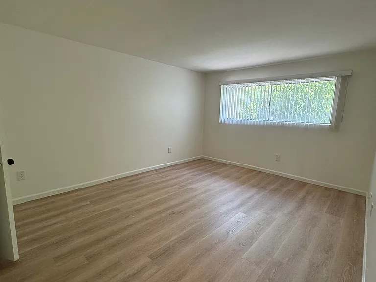 2310 E Ball Rd #4 — Photo 11