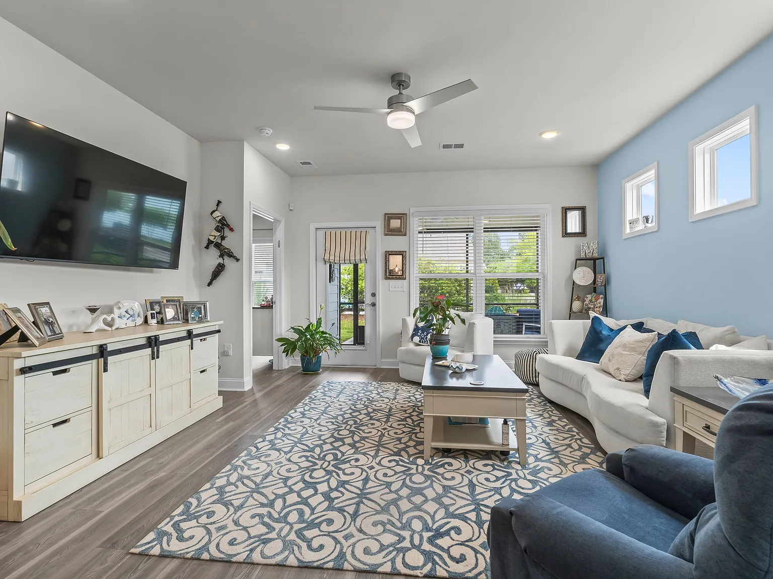 6041 Campanella Street - 1 — Photo 4