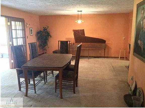 4th image of 1725 Colorado Dr