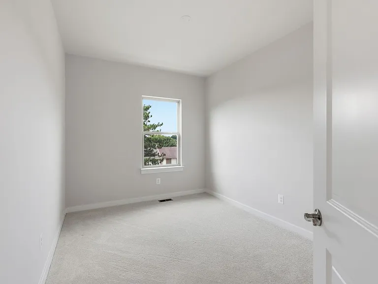 2118 Acadia Rd — Photo 32