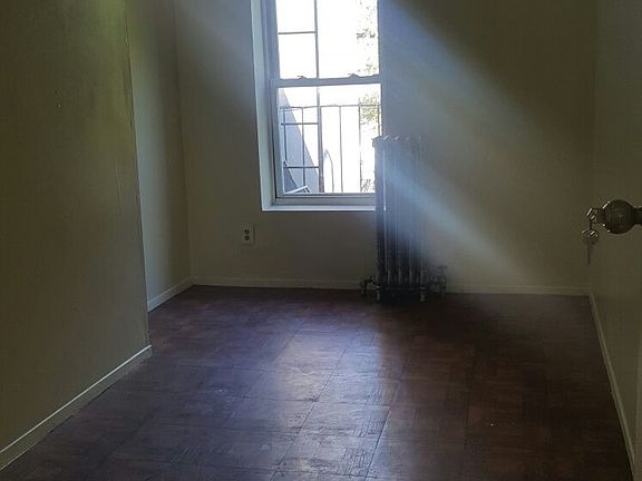 4th image of 345 Jefferson Ave #3F