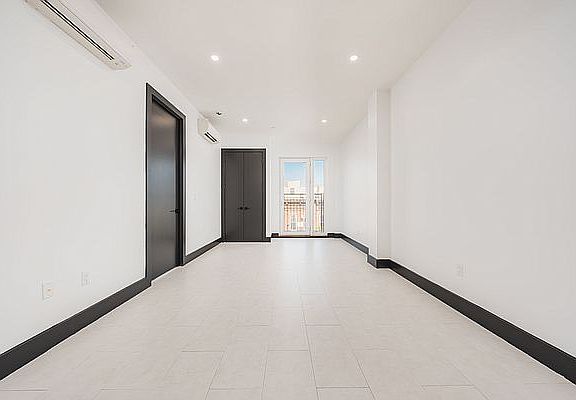 2nd image of 163 Tompkins Ave #7