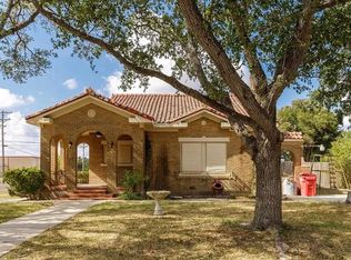 208 E Ligustrum Blvd, Robstown, TX 78380