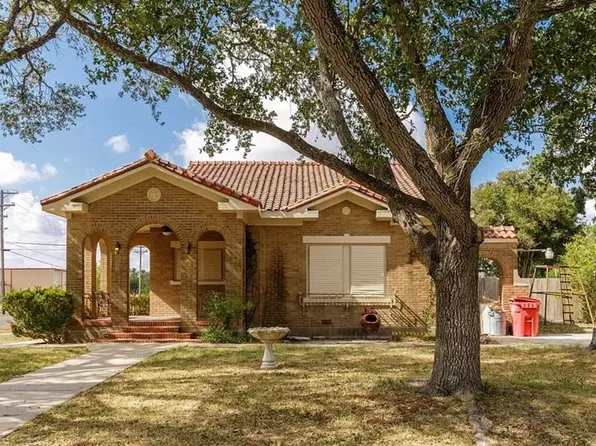 208 E Ligustrum Blvd, Robstown, TX 78380