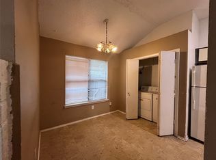 2826 Sherry St, Arlington, TX 76014