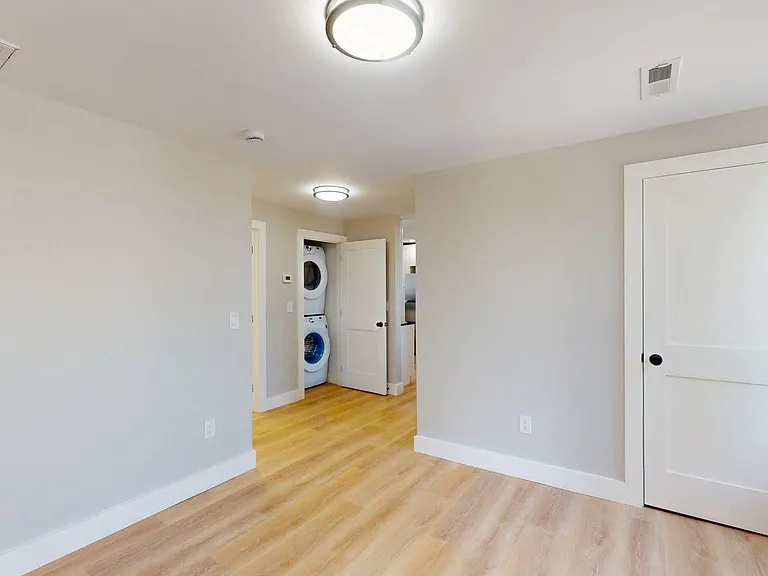 8 Curtis St #2 — Photo 3