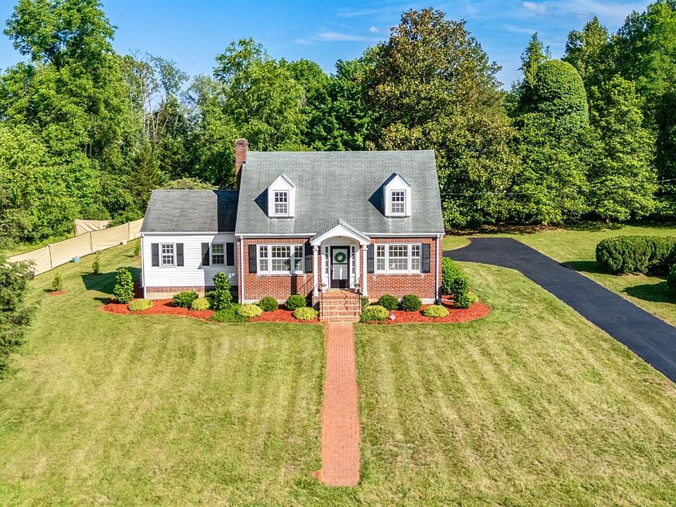 1st image of 228 Hanger Rd