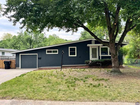 2602 SW Indian Trl, Topeka, KS 66614