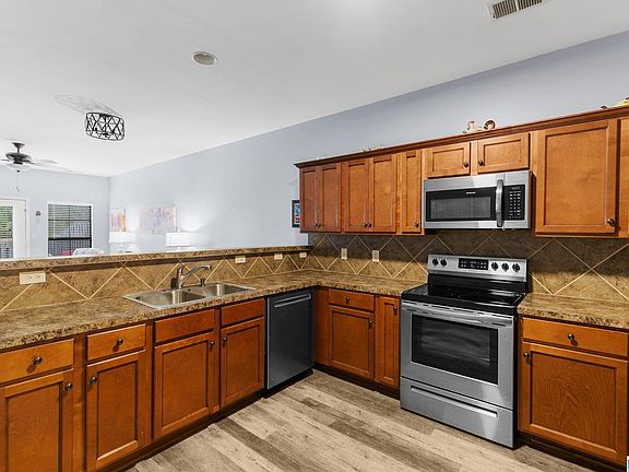 3rd image of 5222 Sterling Glen Dr