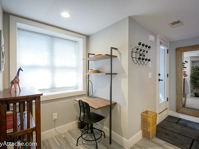1723 Willard St NW #B — Photo 4