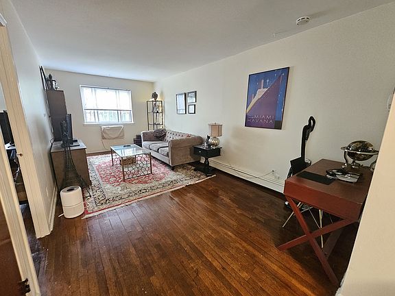 3rd image of 3216 43rd St #1