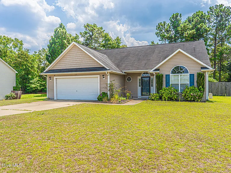 112 Holly Oak Cir — Photo 2