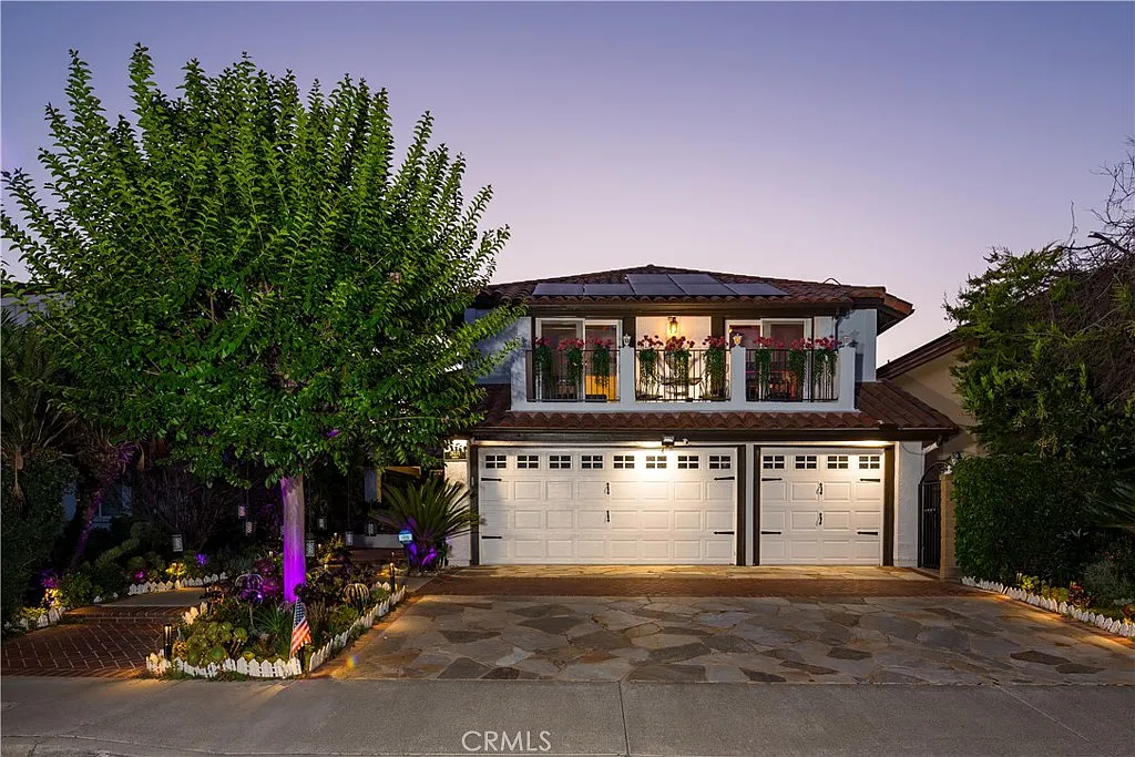 4 bed, 3097 sqft, $7,195 — Photo 2
