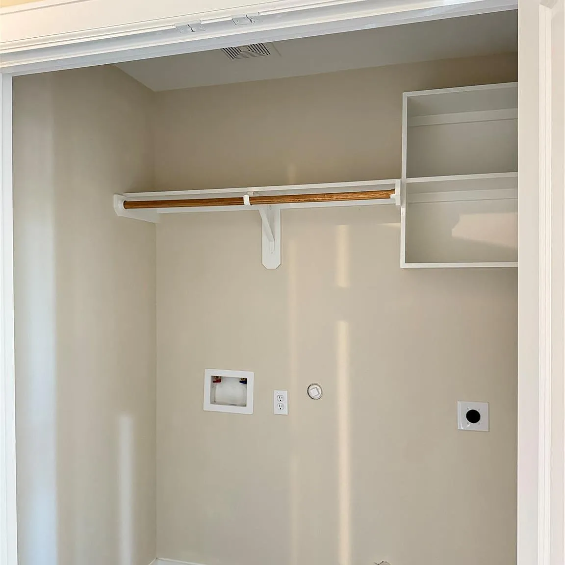 3 bed, 2.5 bath, $2,100 — Photo 4