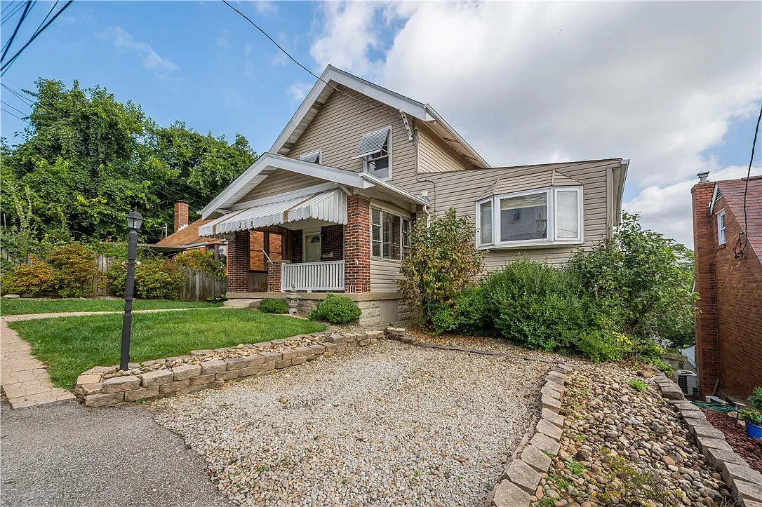 118 Morton St photo 1