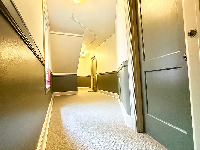 1522 E Olive Way — Photo 12