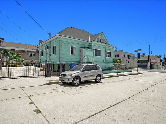 4th image of 1465 W Temple St