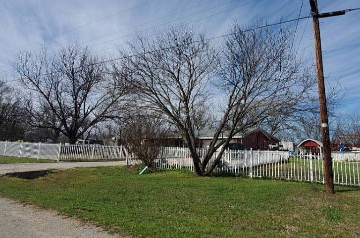 2nd image of 300 McClure St