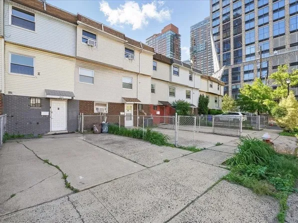 12 Saddlewood Court image 24 of 24