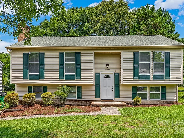 10715 Derry Dr — Photo 1