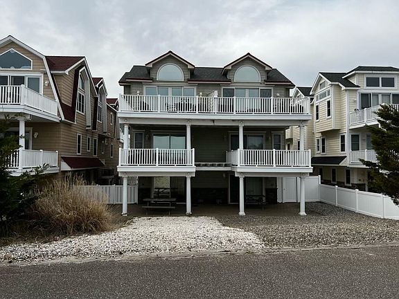 2nd image of 3208 Boardwalk S Unit Sea