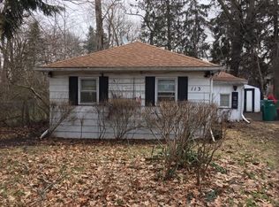 113 Grove Ave, Fox River Grove, IL 60021