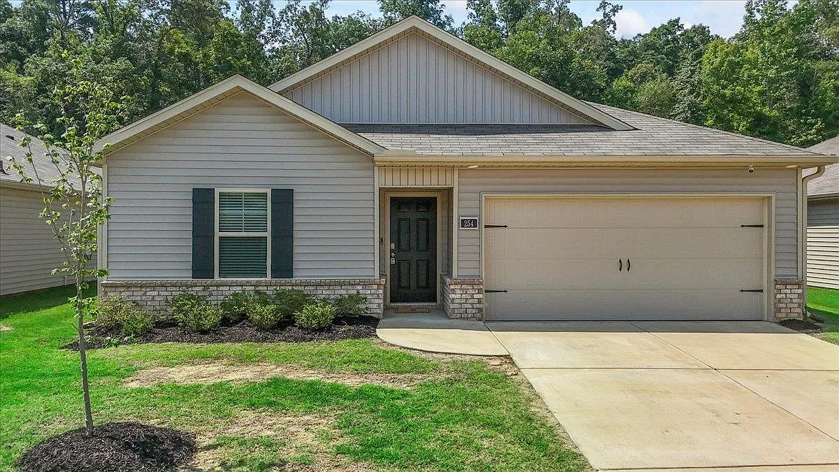 4 bed, 2.0 bath, 1506 sqft — Photo 1