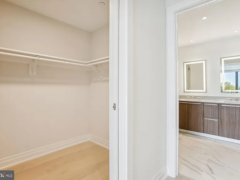1201 N Royal St #205 — Photo 11